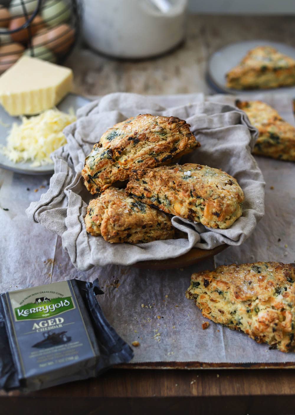 Sun Dried Tomato Scallion Cheddar Scones Lion S Bread