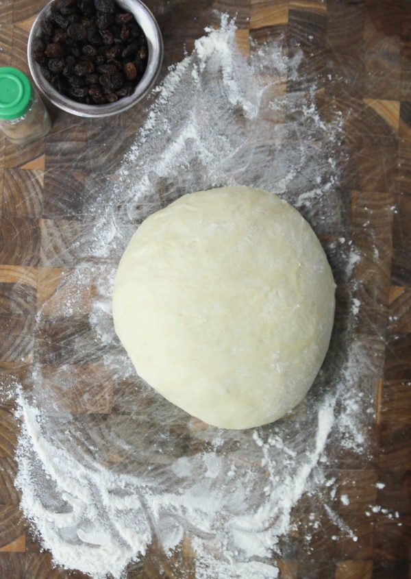 Cinnamon Raisin Round Challah - Lion's Bread