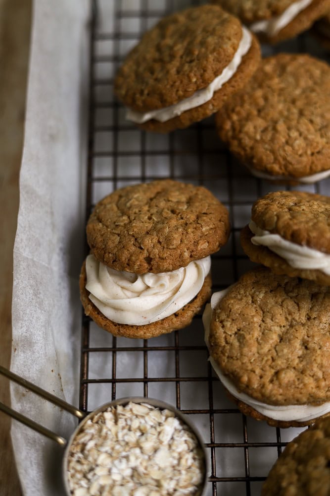 brown-butter-chai-oatmeal-sandwich-cookies_blog-9