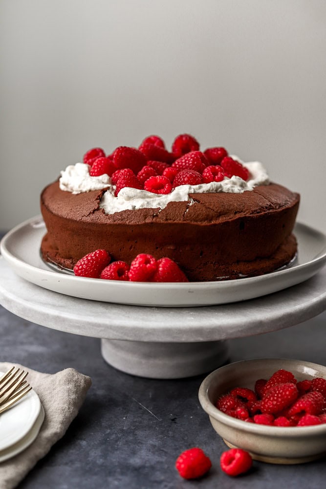 chocolate-amaro-cloud-cake_lions-bread