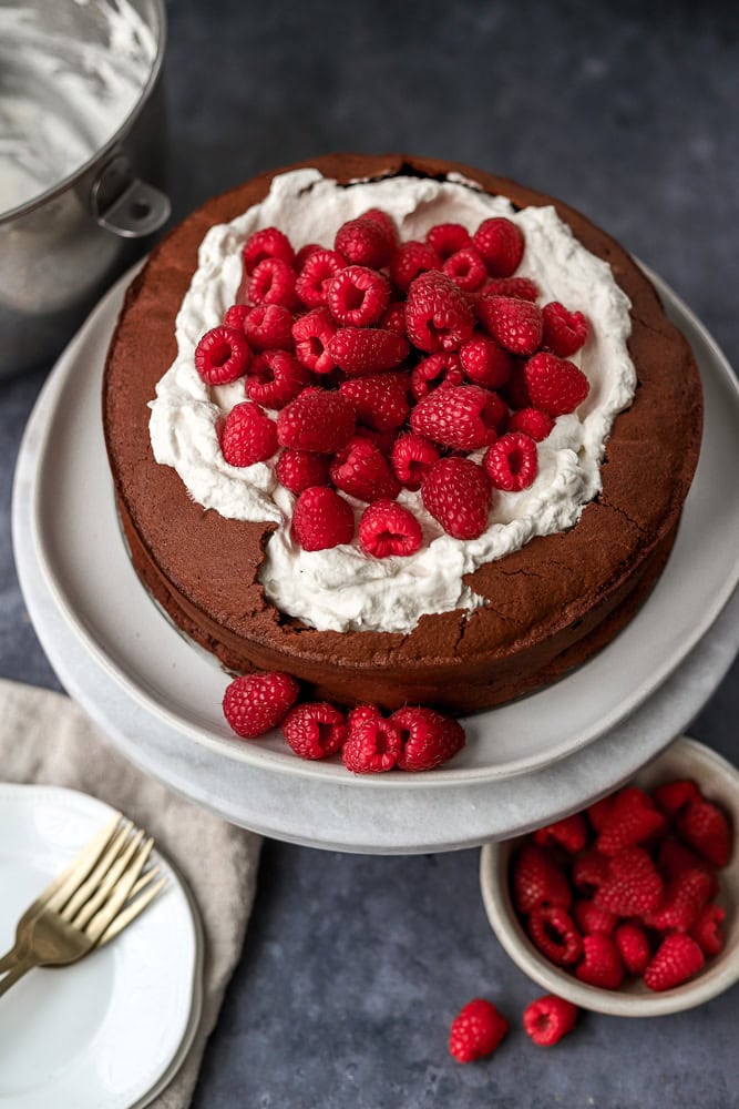 chocolate-amaro-cloud-cake_lions-bread-6