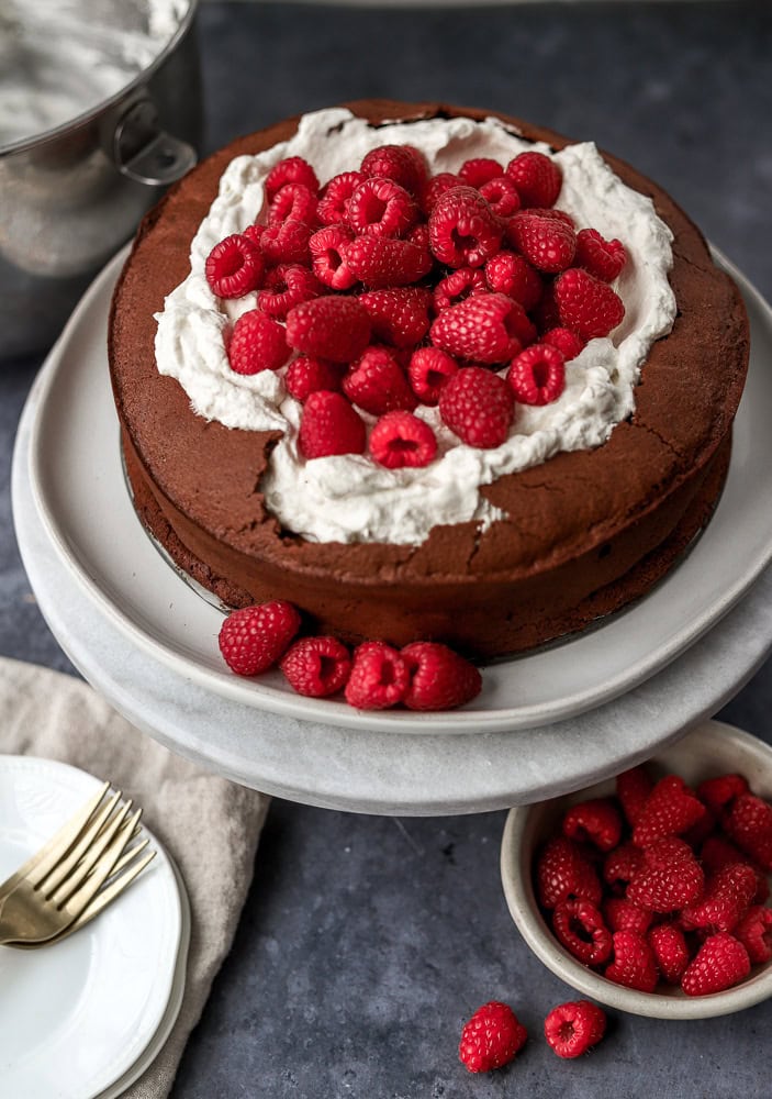 chocolate-amaro-cloud-cake_lions-bread-8