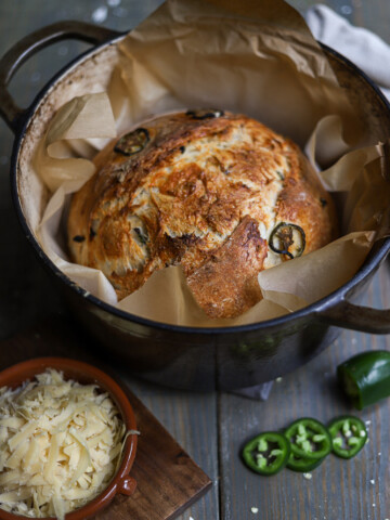 no-knead-jalapeno-cheddar-artisan-bread-9